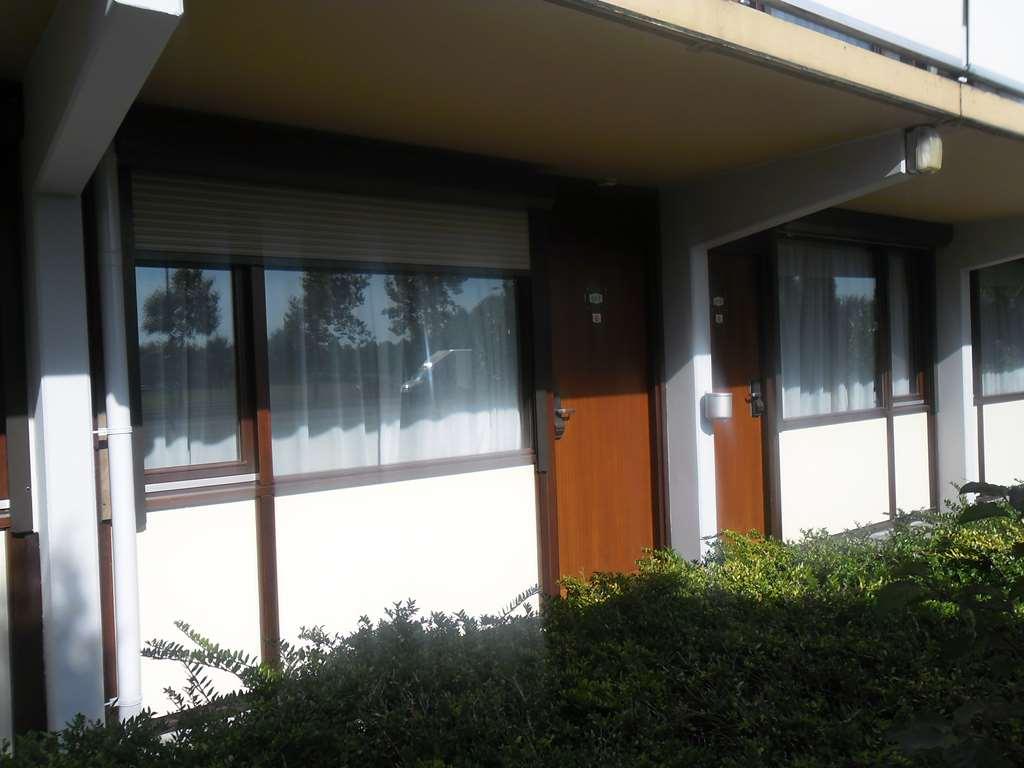 斯海尔托亨博斯钟楼酒店及餐厅 登博斯 外观 照片